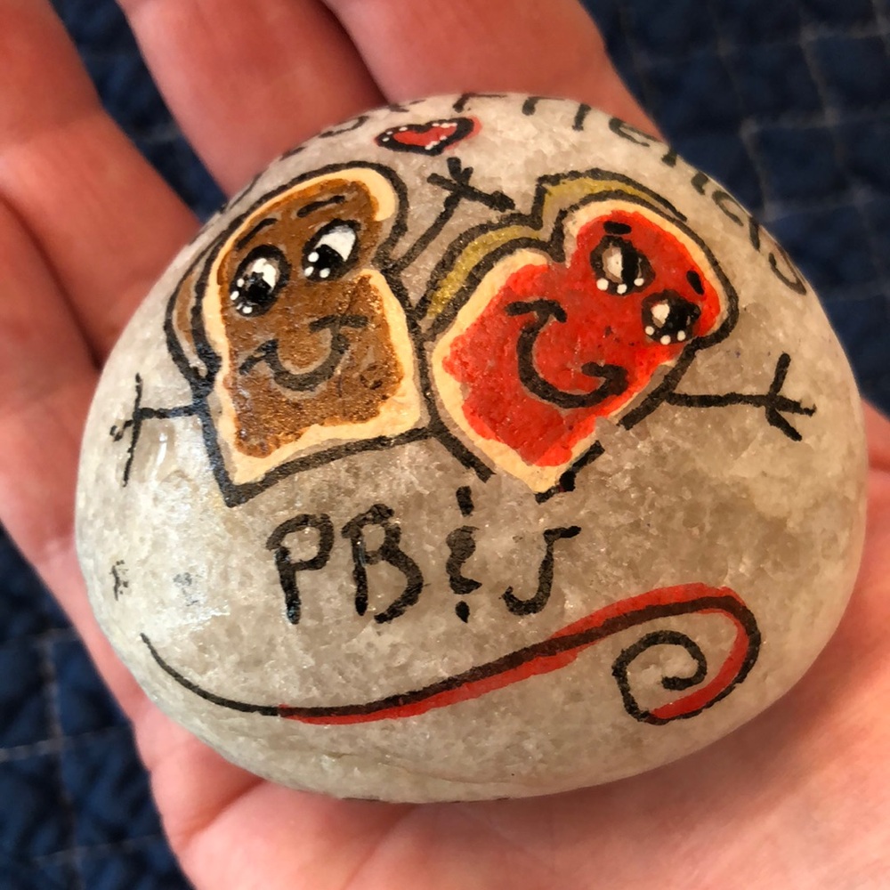 HAND PAINTED HAND CRAFTED BEST FRIENDS PB & J ROCK - Picture 4 of 7